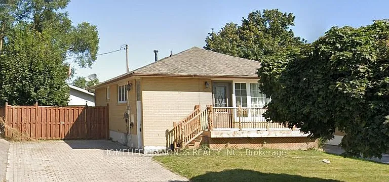 87 Raylawn Cres #UPPER — Photo 1