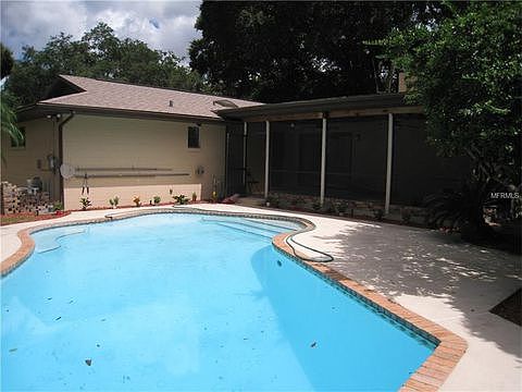 3rd image of 513 Fernwood Dr