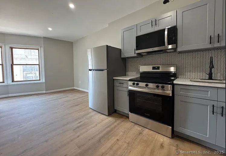 61 Field St #211 — Photo 2