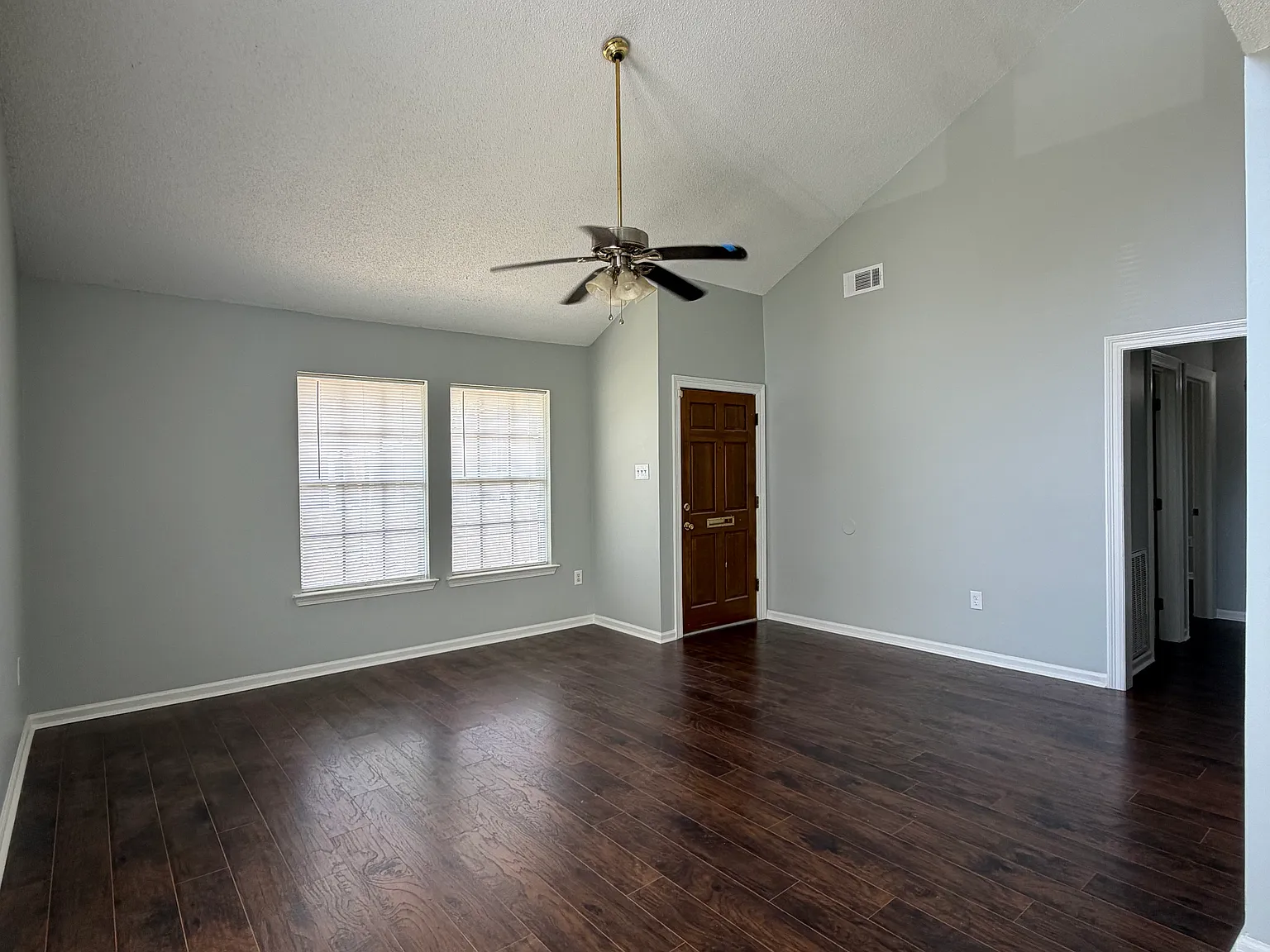 2 bed, 1280 sqft, $1,275 — Photo 1