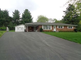 1506 Hilltop Dr, Lawrenceburg, TN 38464