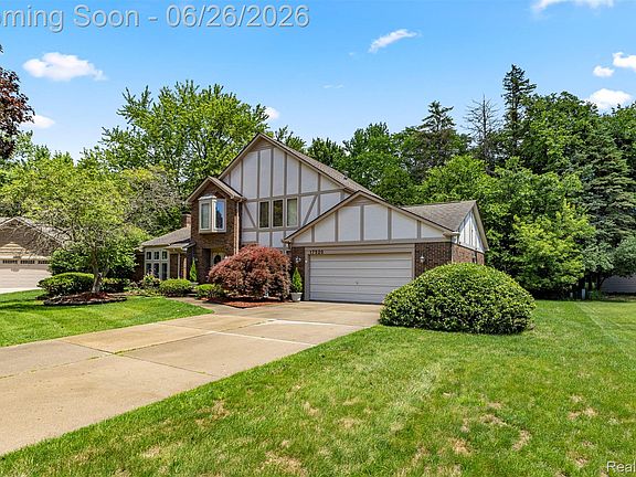 3rd image of 17520 Laurel Dr
