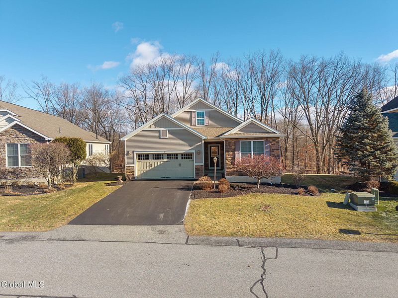 2nd image of 23 Beacon Drive
