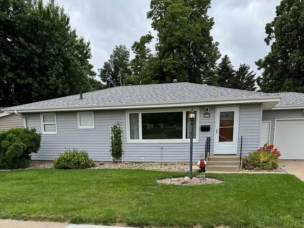 2713 S Lake Ave, Sioux Falls, SD 57105