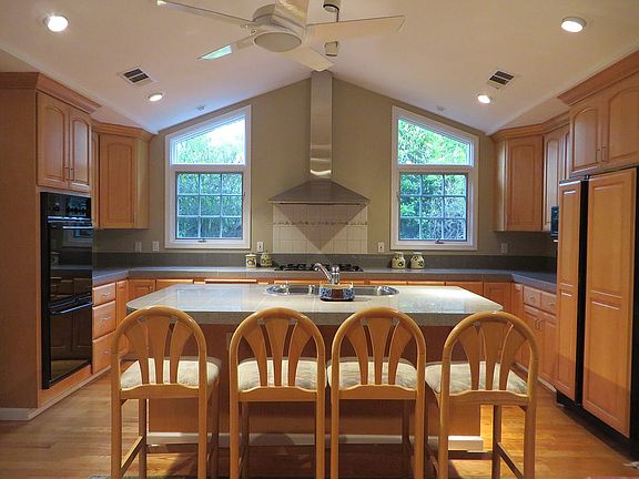 4th image of 660 Arboleda Dr