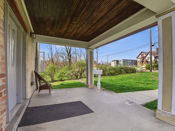5th image of 2545 Harrison Ave