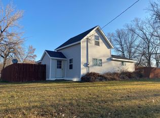 590 3rd Ave, Mekinock, ND 58258