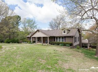 1534 E Elmwood Dr, Fayetteville, AR 72703