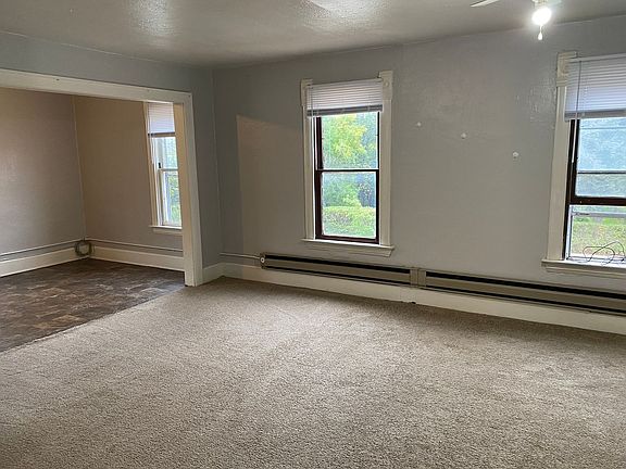 3rd image of 205 3rd Ave SE APT 4