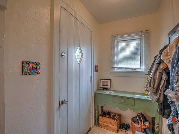 5th image of 306 Richmond Dr SE