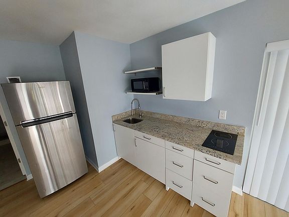 5th image of 10341 Rosemount Dr