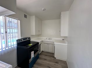 21900 Saticoy, Canoga Park, CA 91303