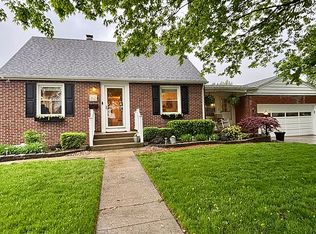 2829 Walnut Ave, Mattoon, IL 61938