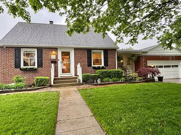 2829 Walnut Ave, Mattoon, IL 61938