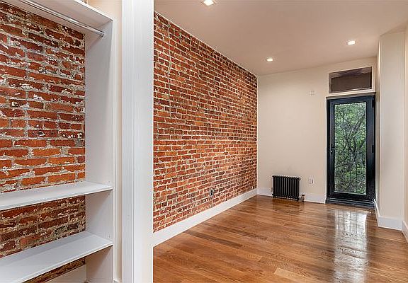 5th image of 941 Washington Ave #710