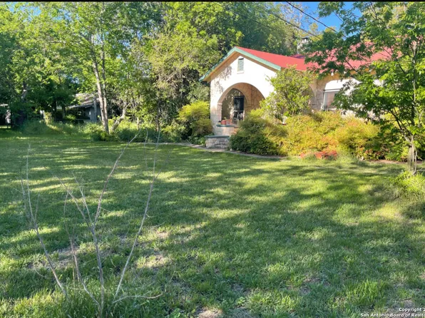 18014 SCENIC LOOP RD, Helotes, TX 78023