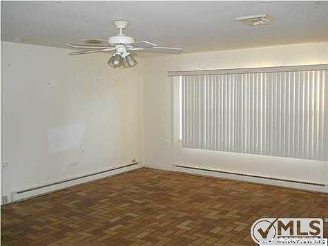 4th image of 519A Portsmouth Dr
