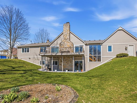 2nd image of 219 Cheshire Cir