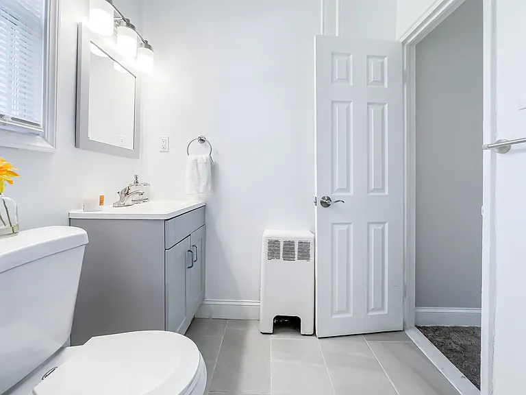 1 W Oakland Ave #15D — Photo 14