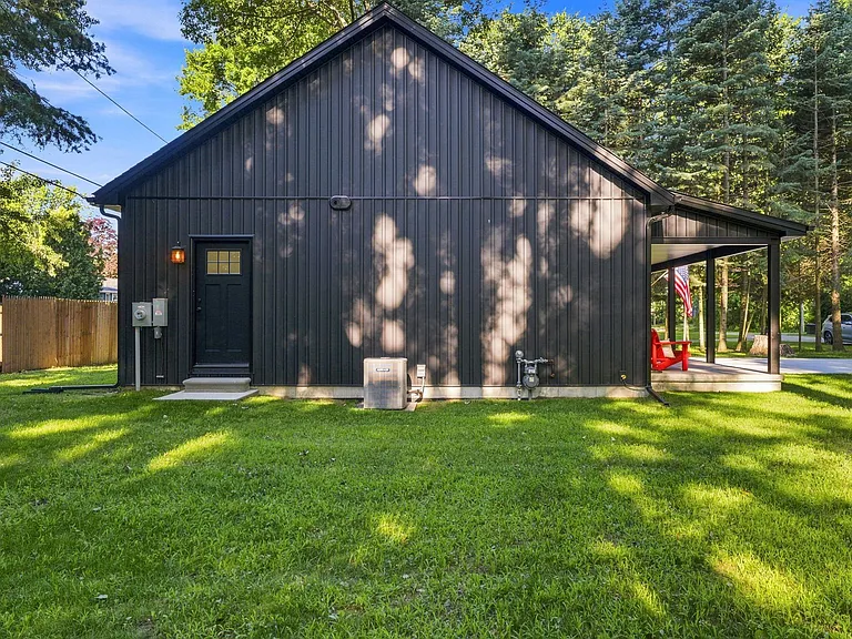 3117 Maplewood Dr — Photo 34