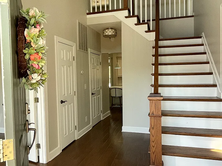 732 Black Horse Pkwy — Photo 2