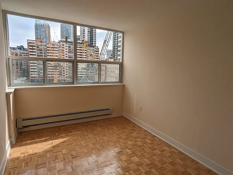 66 Broadway Ave — Photo 38