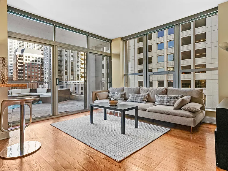 625 N Dearborn St #960 — Photo 3