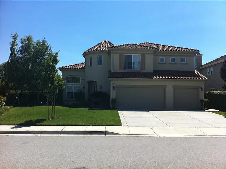 18345 San Antonio Dr — Photo 1