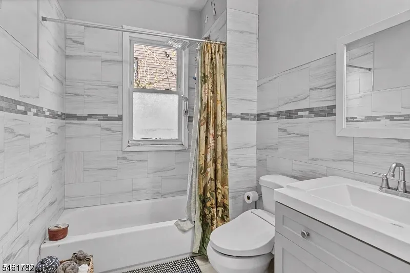 3 bed, 1.0 bath, $2,400 — Photo 1