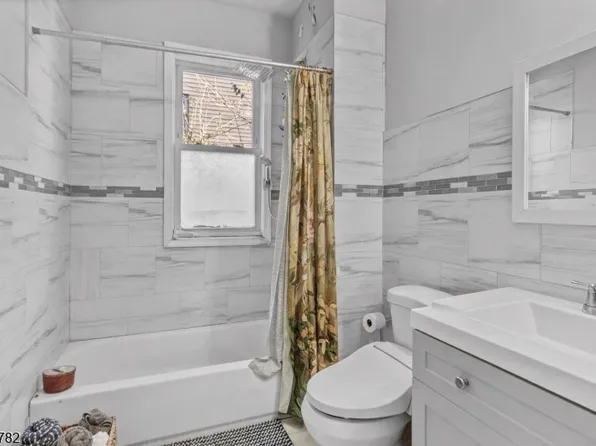 105 Huntington Ter Floor 1, Newark, NJ 07112