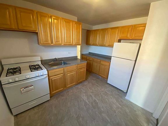 4th image of 51-55 Van Kleeck St #6