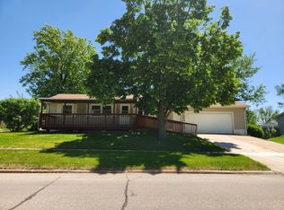 1105 Linnview Dr, Marion, IA 52302