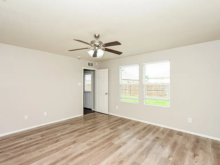 10009 Calcite Dr — Photo 9