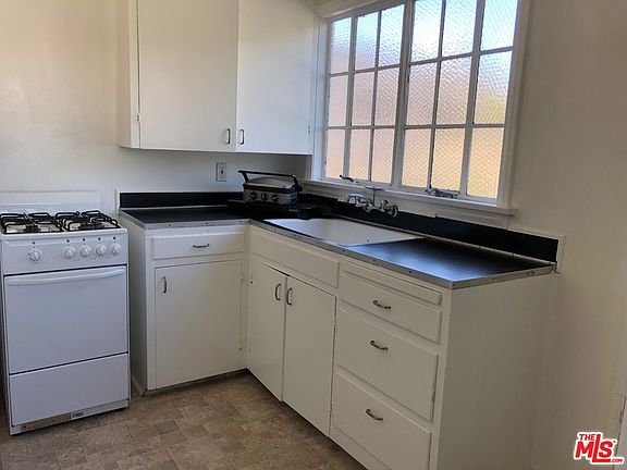 4th image of 503 Huntley Dr