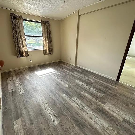 1508 Mona Ave — Photo 9