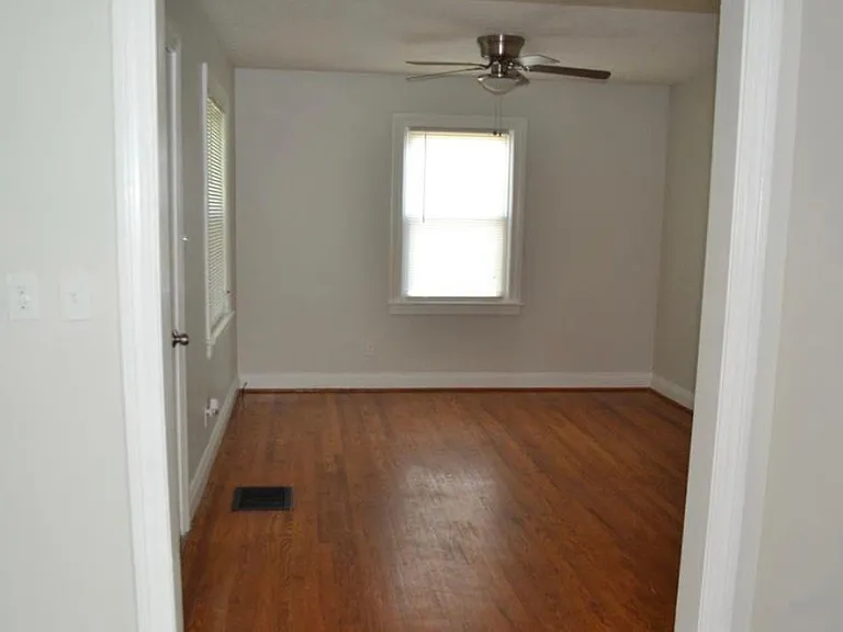1523 Wurtele Ave — Photo 15