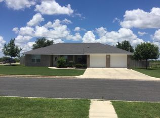 161 Plainview Dr, Poth, TX 78147