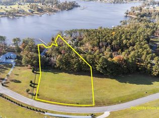 572 Dawson Creek Boulevard, Oriental, NC 28571