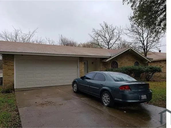 2822 Santa Rita Dr, Grand Prairie, TX 75052