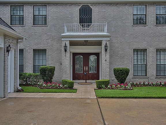 3rd image of 1714 Country Club Blvd