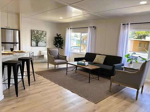 2nd image of 510 Saddlebrook Dr #105