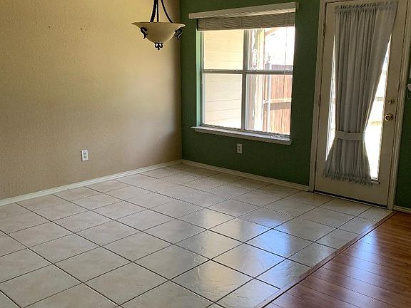 4th image of 3303 Palmtree Dr
