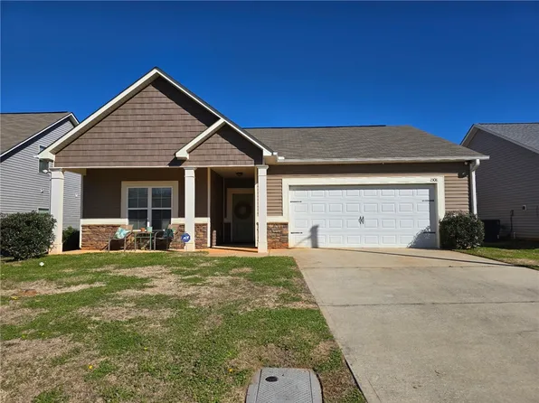 2308 Cobblestone Dr, Opelika, AL 36804
