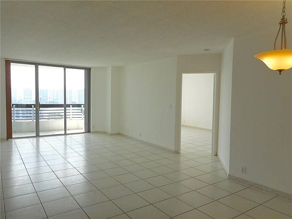 4th image of 19101 Mystic Pointe Drive #2404