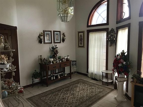 2nd image of 6810 Heritage Dr