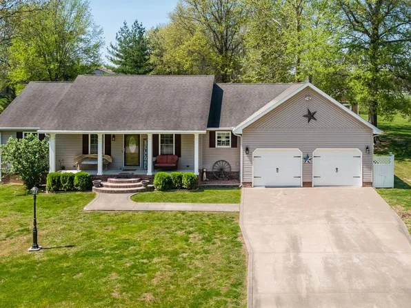 105 N Dent St, Carterville, IL 62918