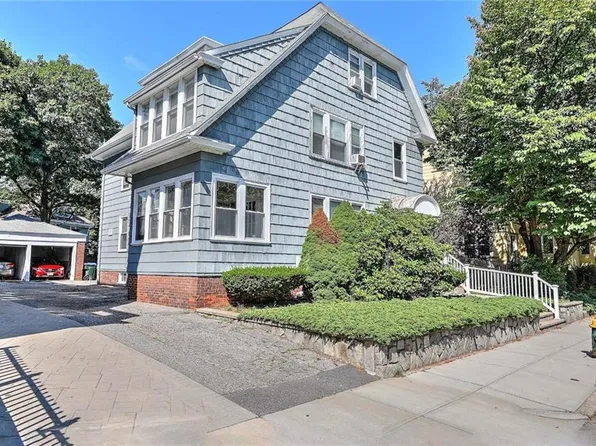 38 S Angell St, Providence, RI 02906