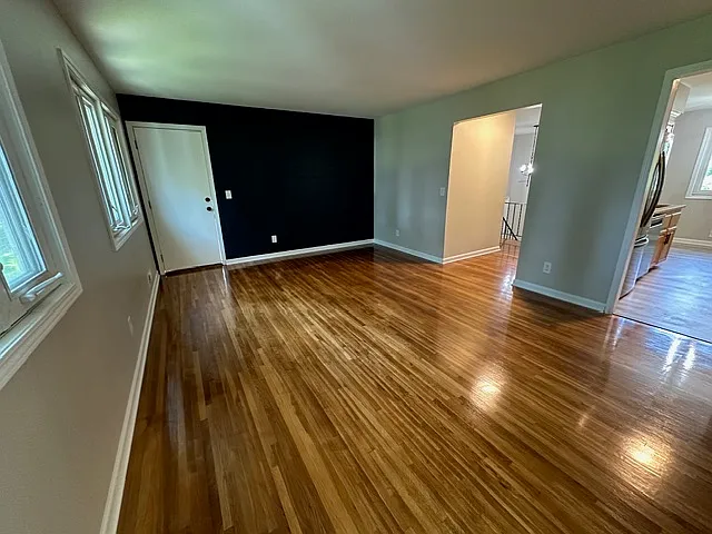 15476 Pennock Ln — Photo 17