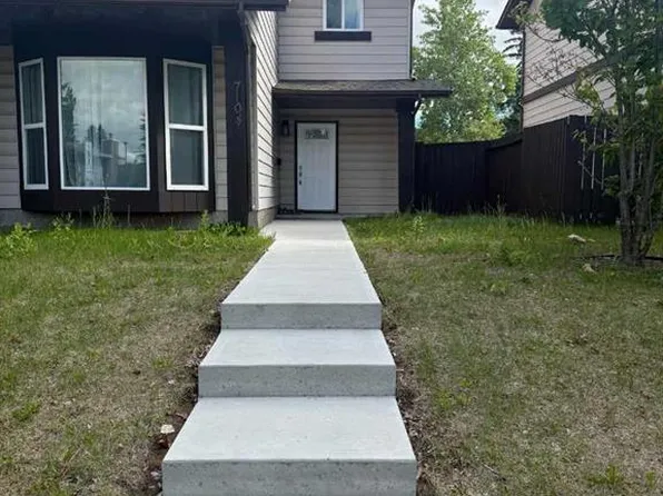 7104 Temple Dr NE, Calgary, AB T1Y 4E6