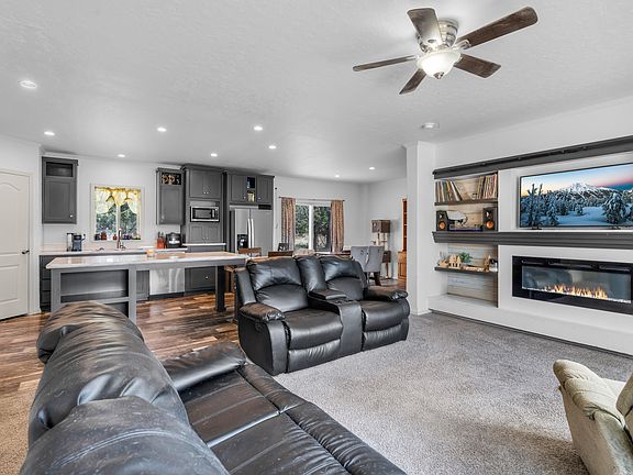 4th image of 7540 SE Hood Cir